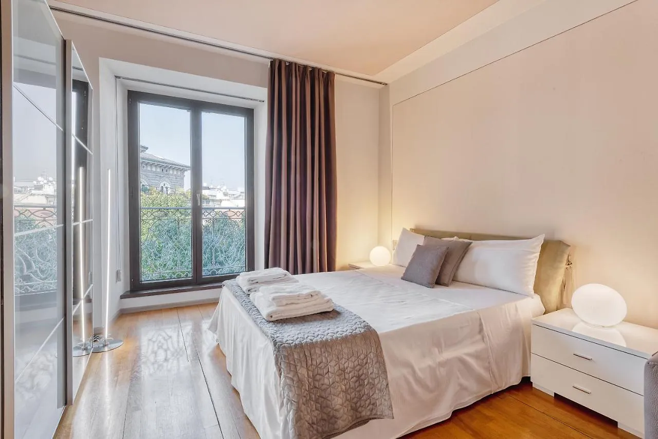 Apartment Milan Royal Suites - Centro Duomo Italy