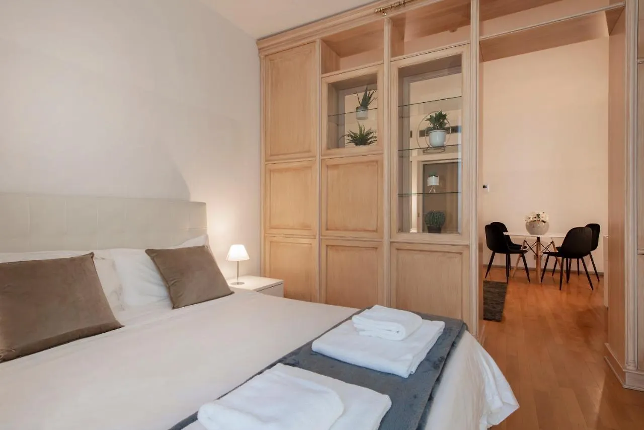 Milan Royal Suites - Centro Duomo Italy